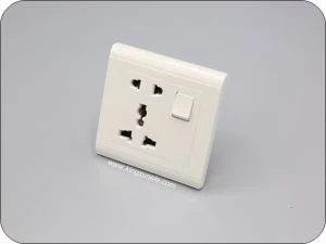 Υποδοχή 5 ακίδων με Swith